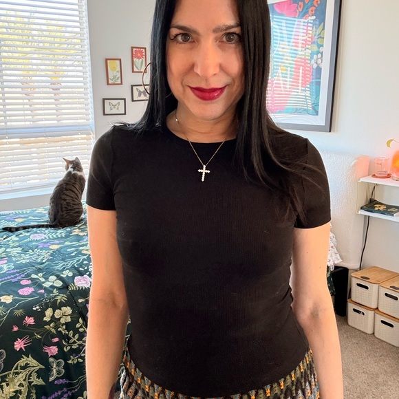 Express Ribbed Black Fitted Top - Picture 2 of 7